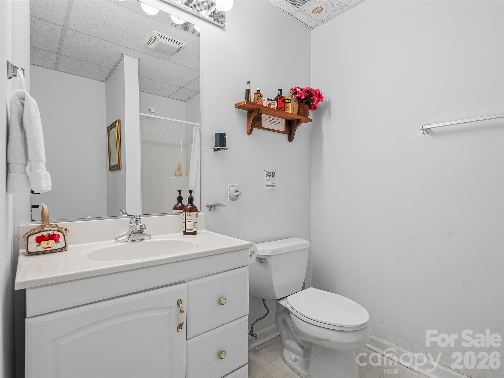 24 Abbey Lane Hendersonville NC 28739