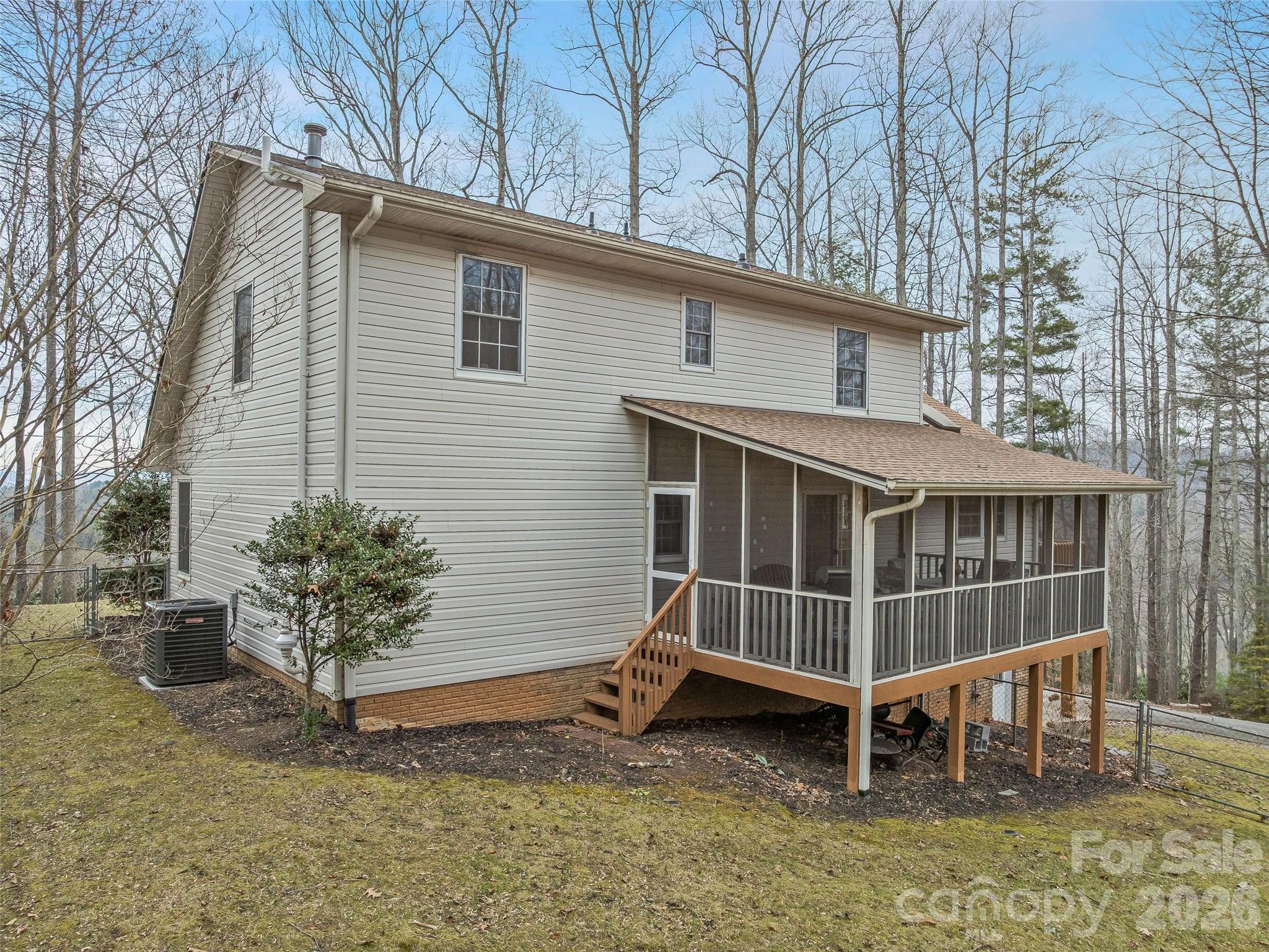 24 Abbey Lane Hendersonville NC 28739