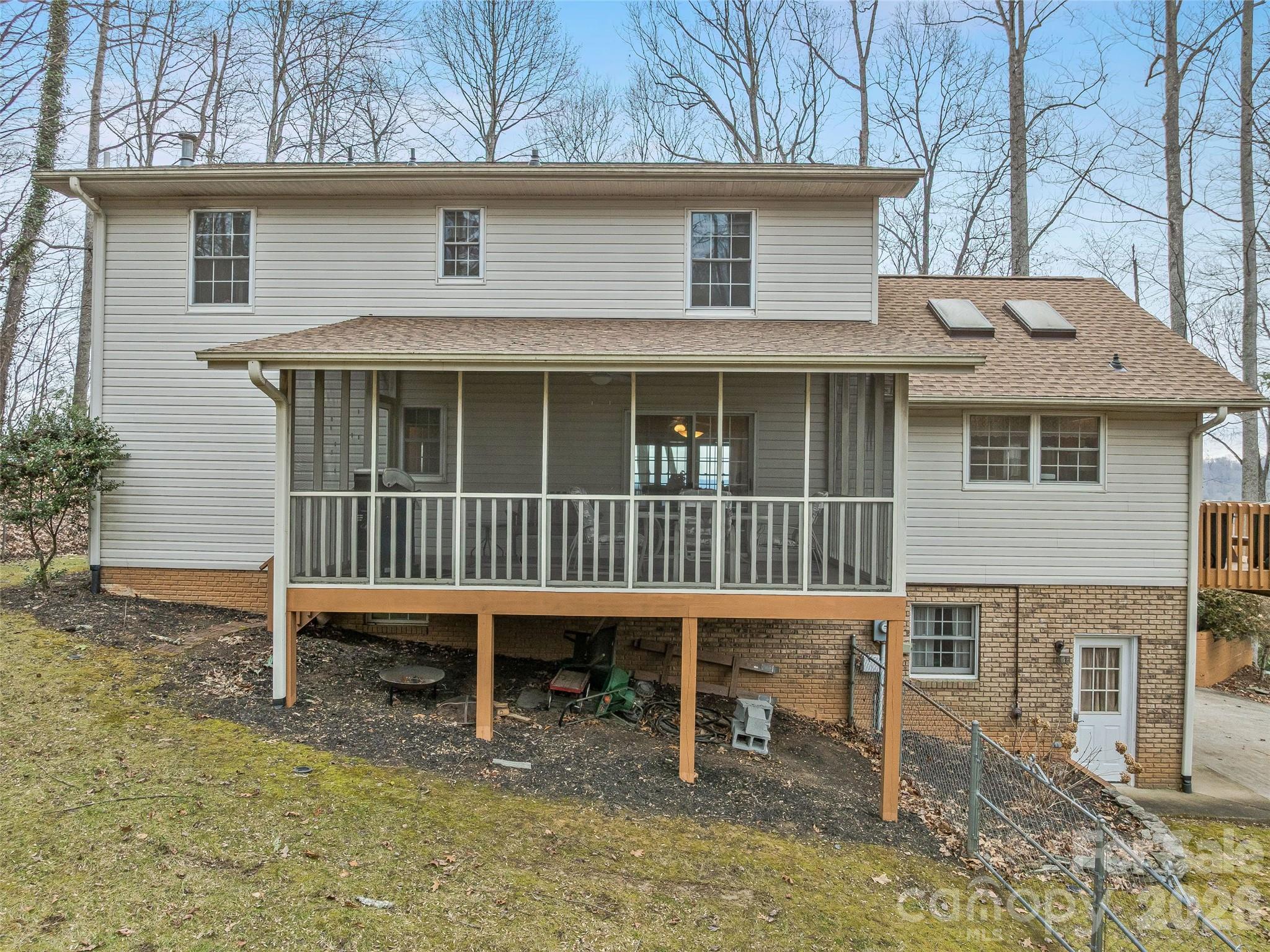 24 Abbey Lane Hendersonville NC 28739