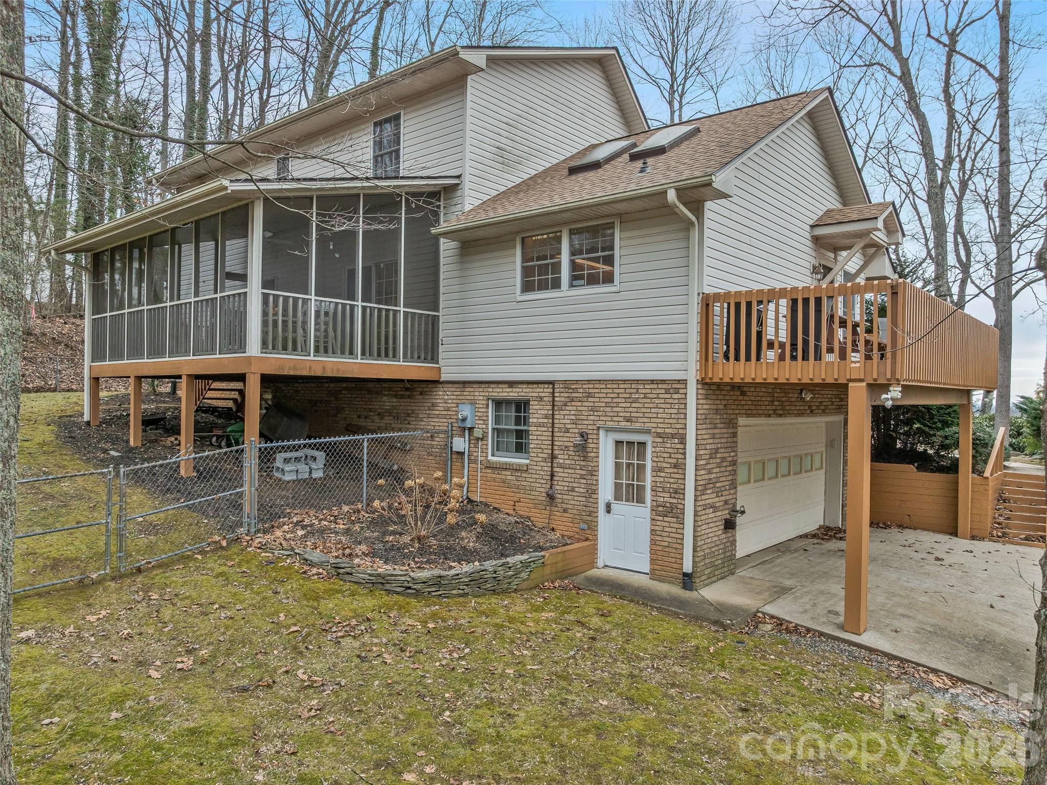 24 Abbey Lane Hendersonville NC 28739