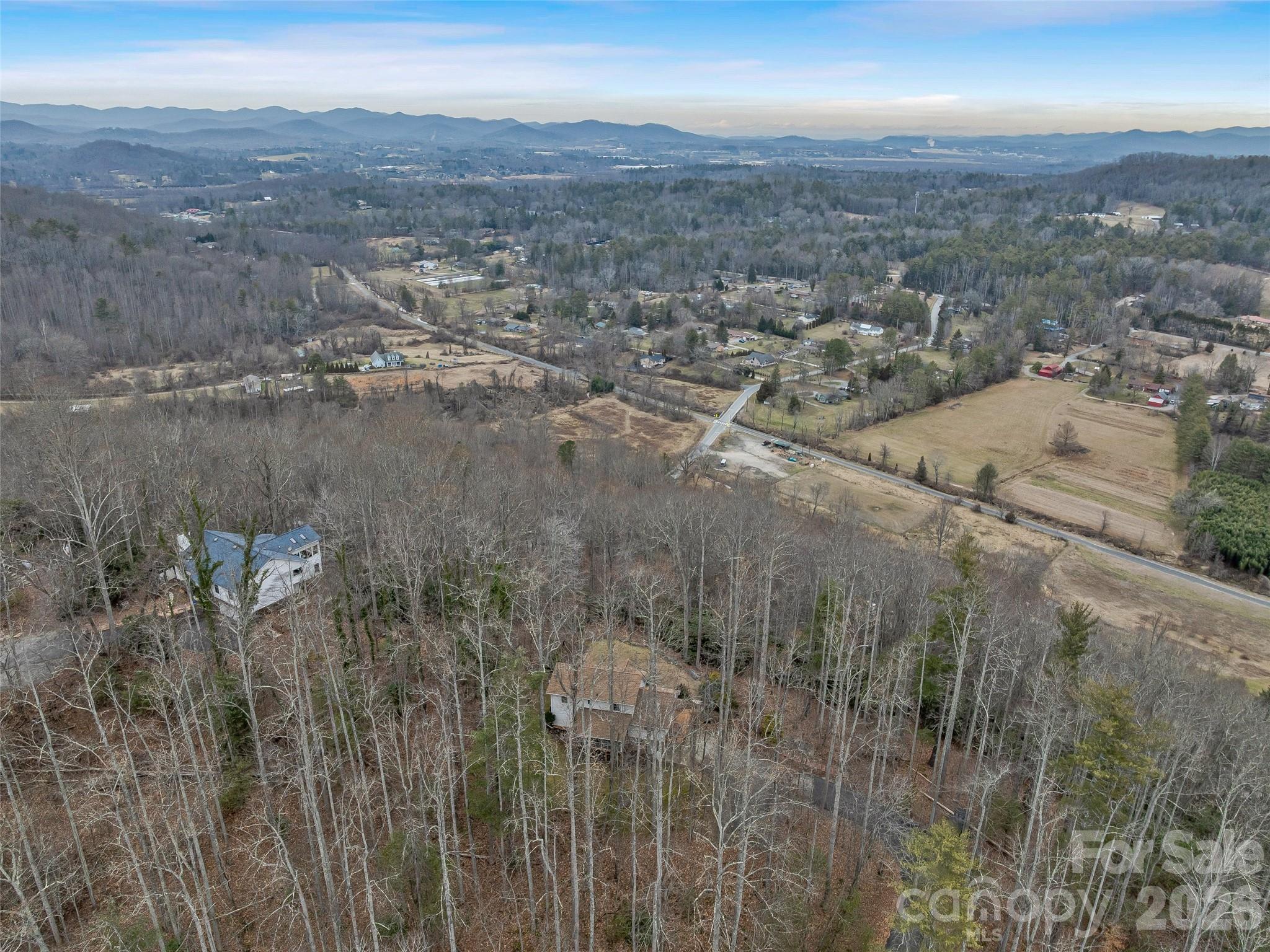 24 Abbey Lane Hendersonville NC 28739