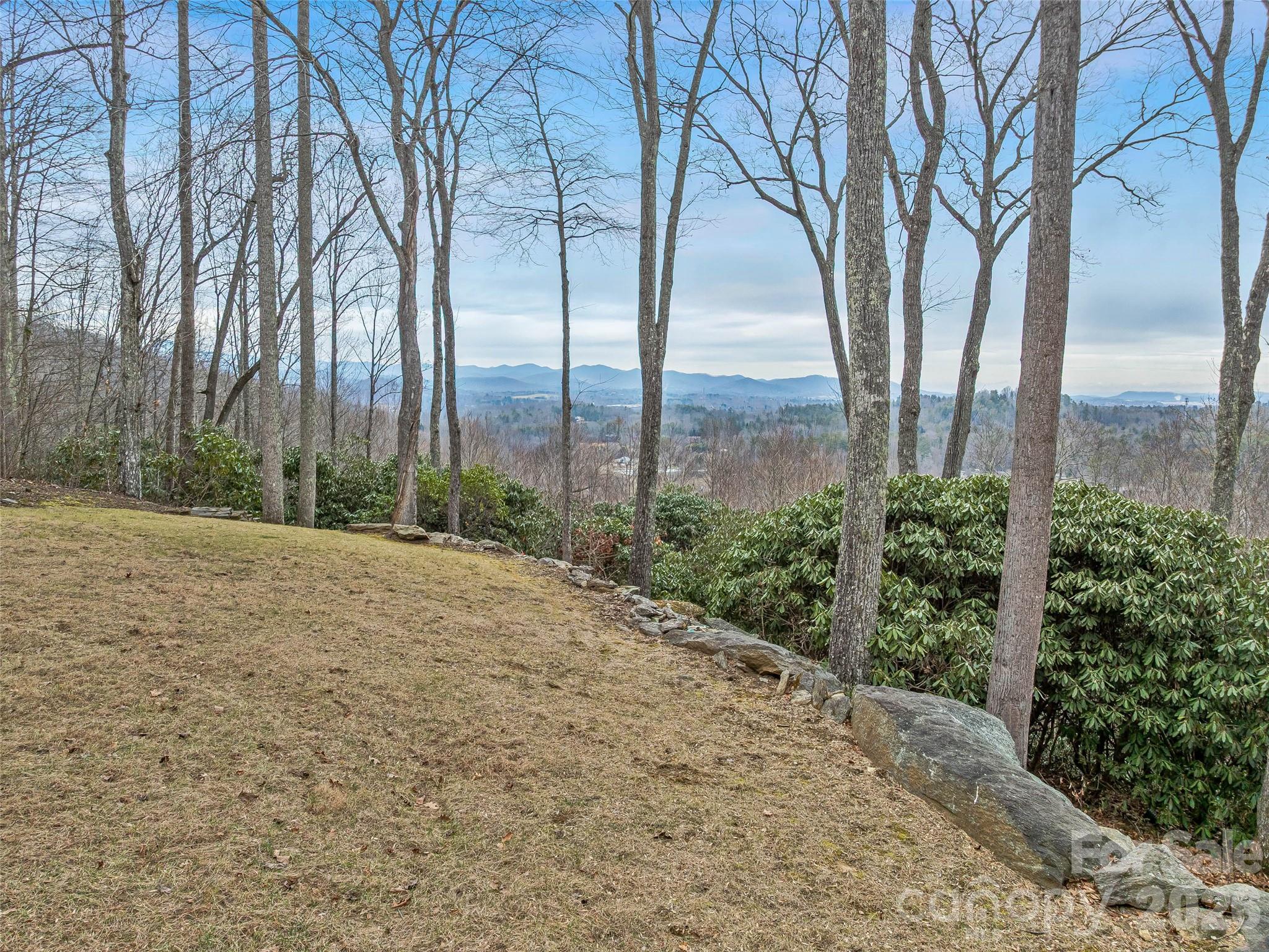 24 Abbey Lane Hendersonville NC 28739