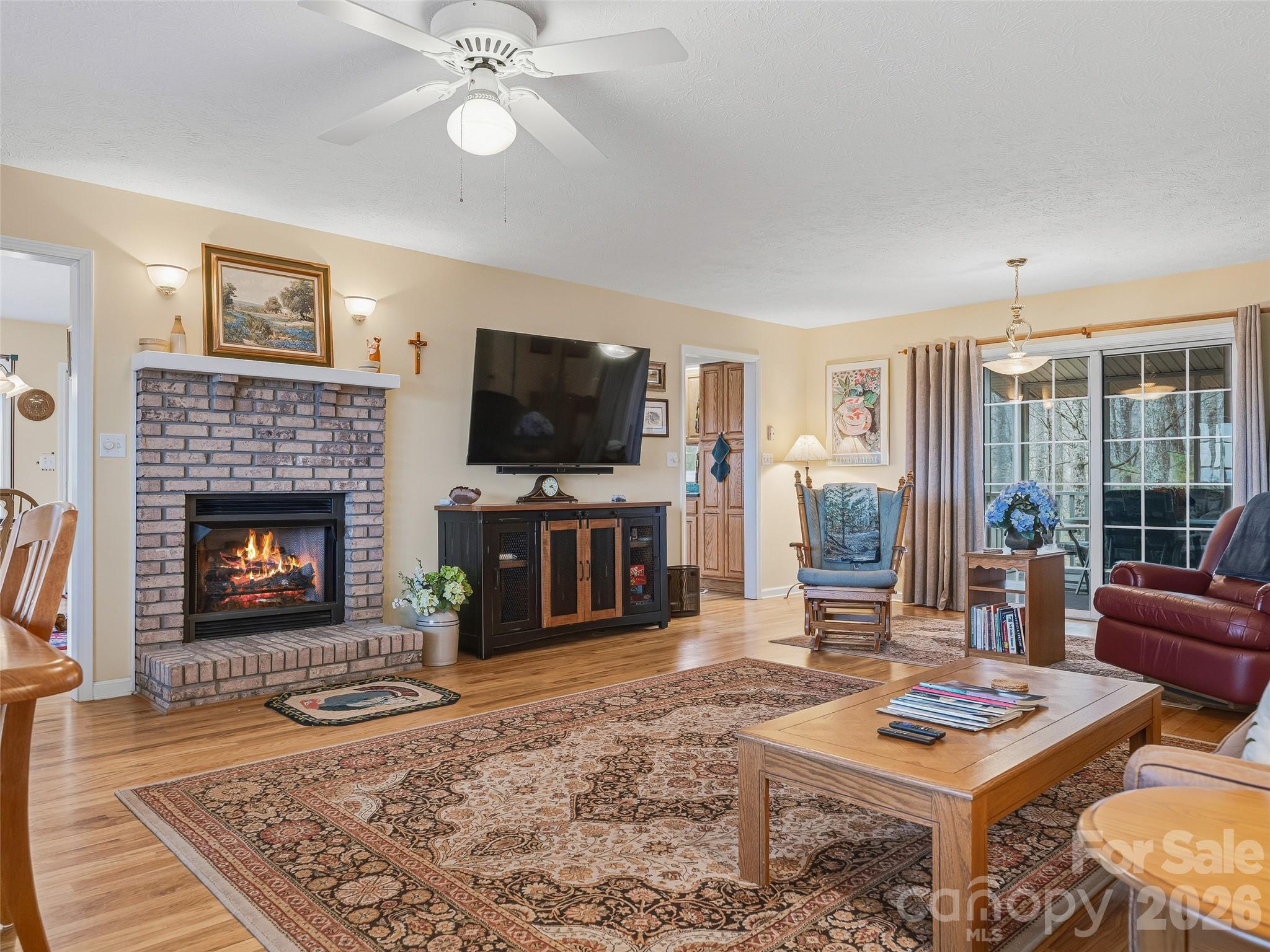 24 Abbey Lane Hendersonville NC 28739