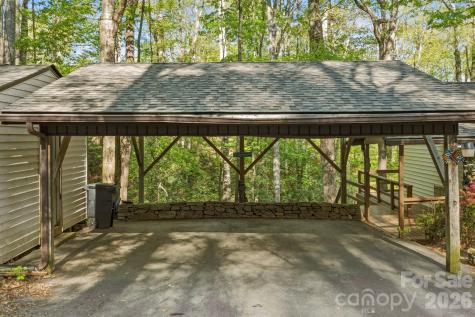 6 Gold Finch Lane Maggie Valley NC 28751