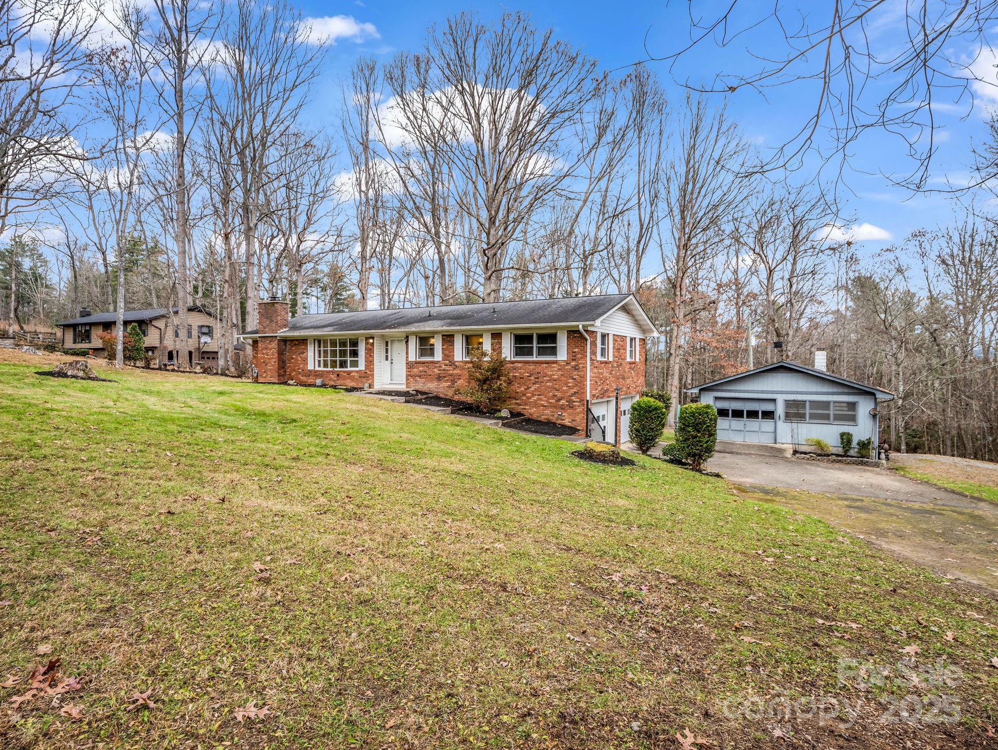 136 Old Tanglewood Trail Hendersonville NC 28739