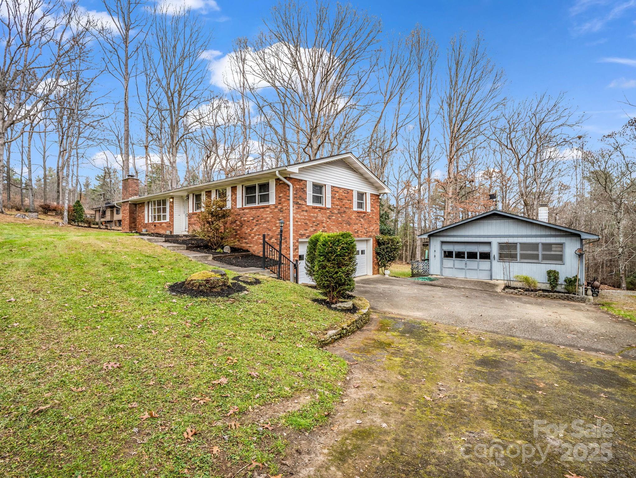 136 Old Tanglewood Trail Hendersonville NC 28739