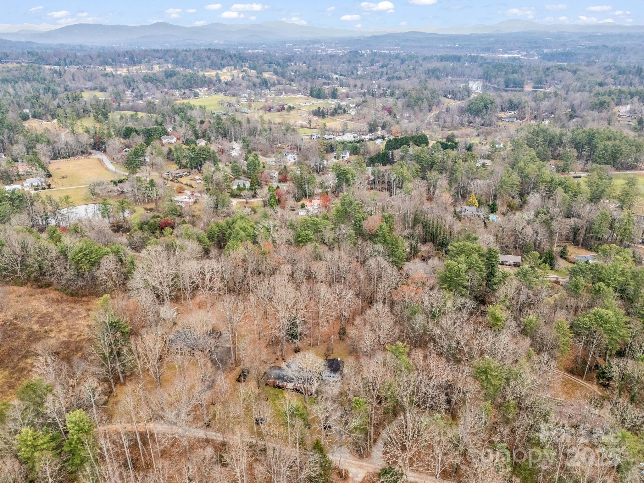 136 Old Tanglewood Trail Hendersonville NC 28739