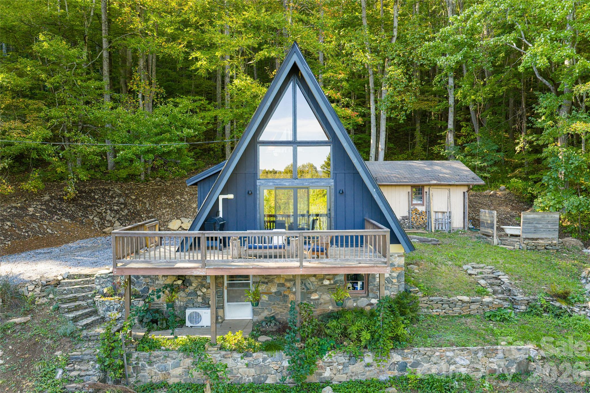 360 Banjo Branch Road Burnsville NC 28714