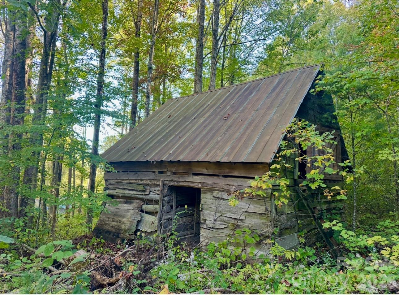 360 Banjo Branch Road Burnsville NC 28714