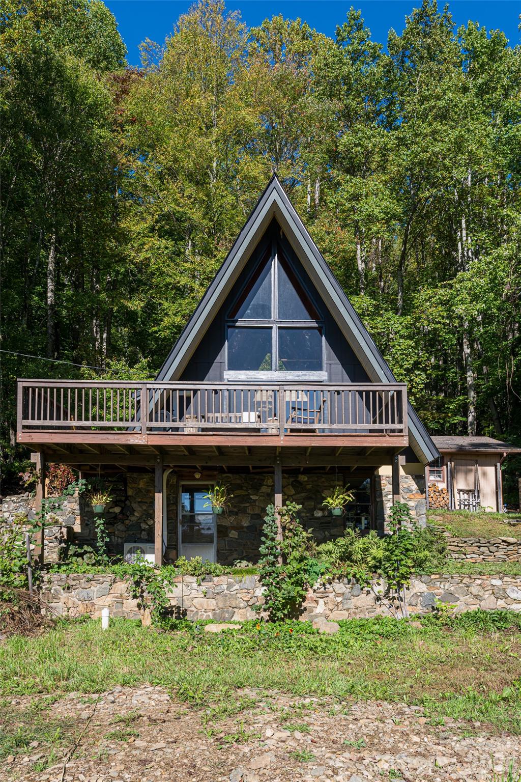 360 Banjo Branch Road Burnsville NC 28714