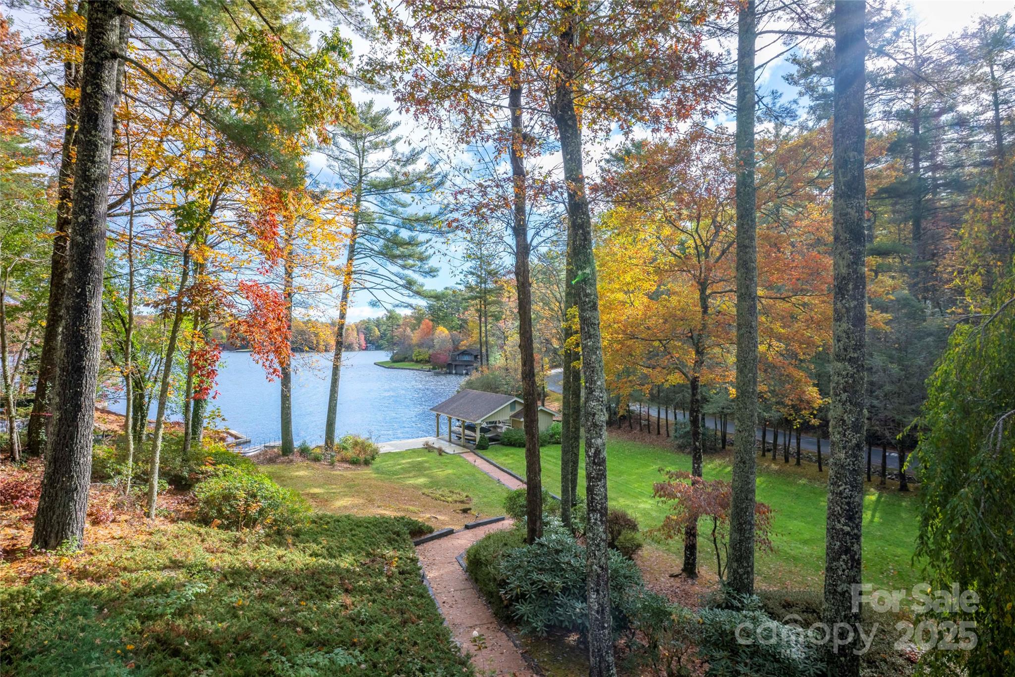 572 N East Shore Drive Lake Toxaway NC 28747