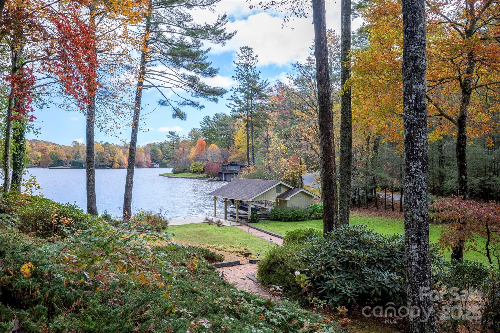 572 N East Shore Drive Lake Toxaway NC 28747