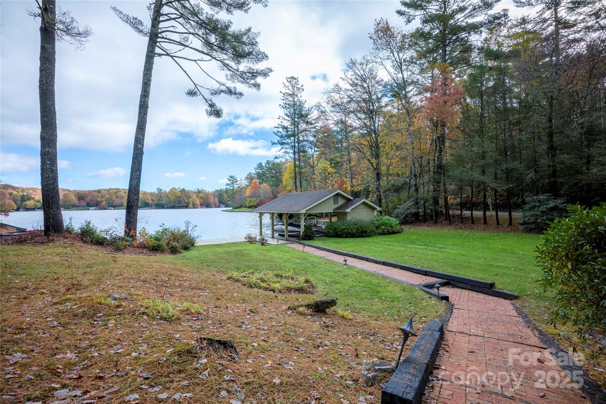 572 N East Shore Drive Lake Toxaway NC 28747