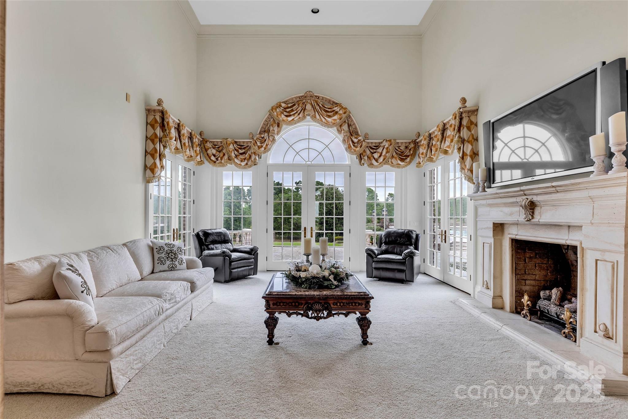 1100 Glen Oaks Drive Hamptonville NC 27020