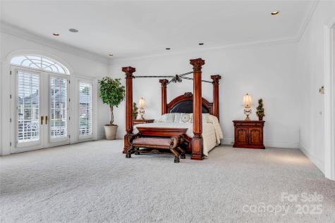 1100 Glen Oaks Drive Hamptonville NC 27020