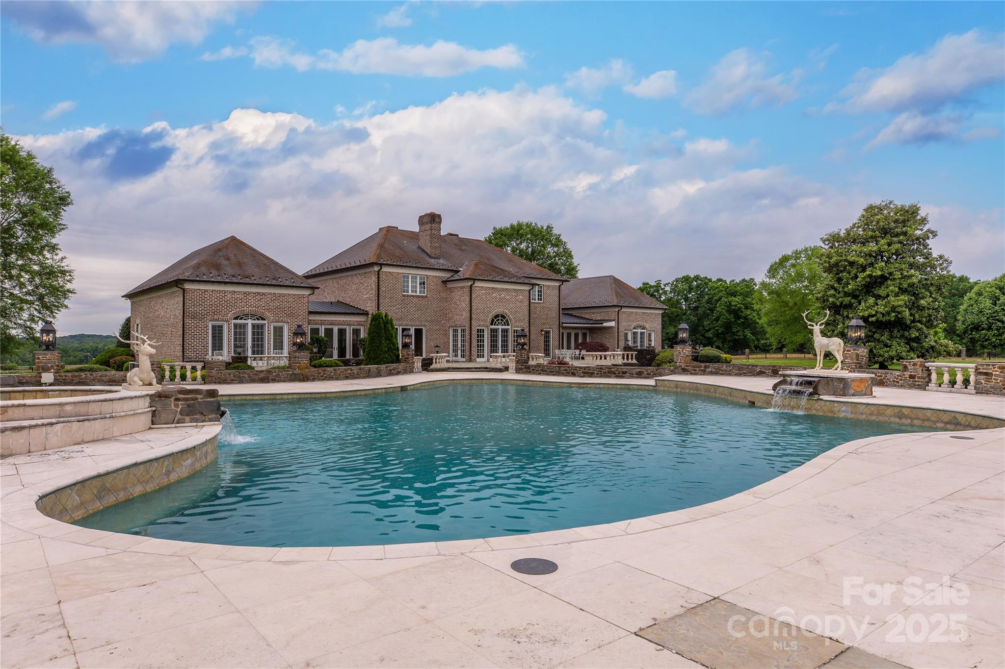 1100 Glen Oaks Drive Hamptonville NC 27020