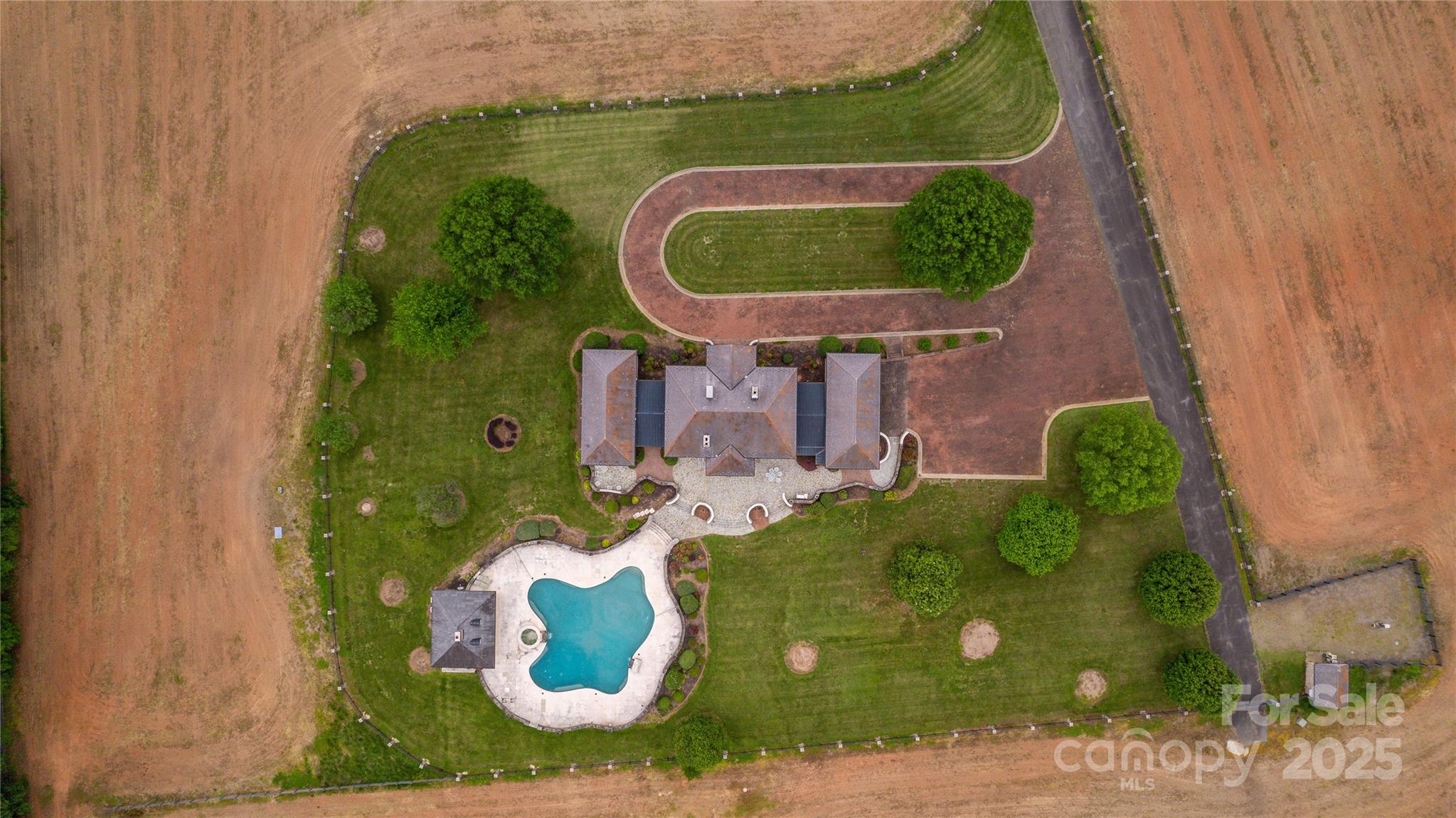 1100 Glen Oaks Drive Hamptonville NC 27020