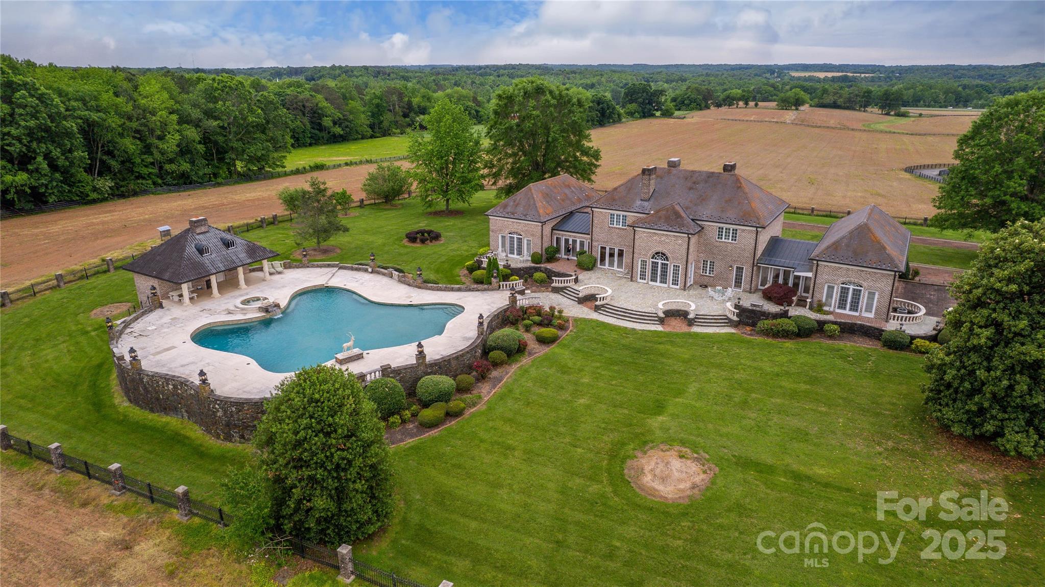 1100 Glen Oaks Drive Hamptonville NC 27020