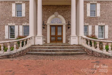 1100 Glen Oaks Drive Hamptonville NC 27020