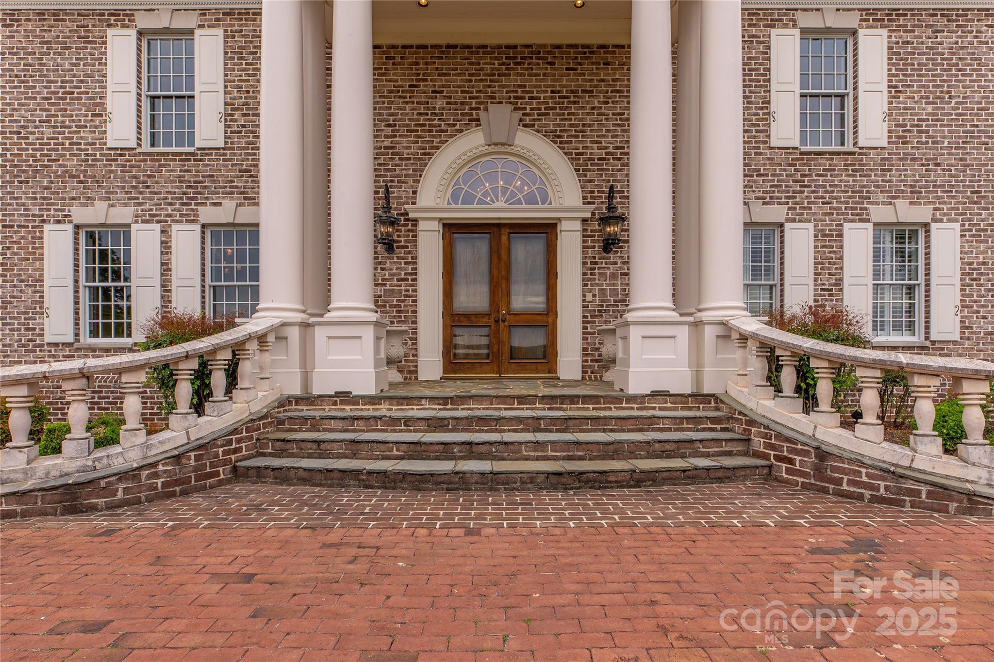 1100 Glen Oaks Drive Hamptonville NC 27020