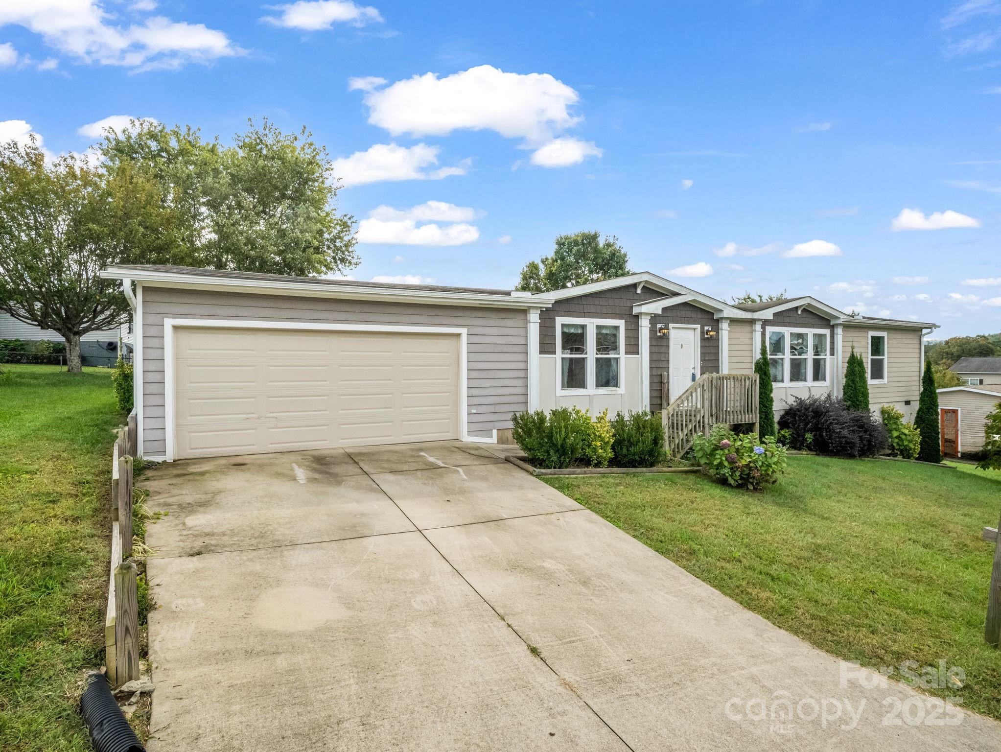 4 N Frederick Lane Hendersonville NC 28792