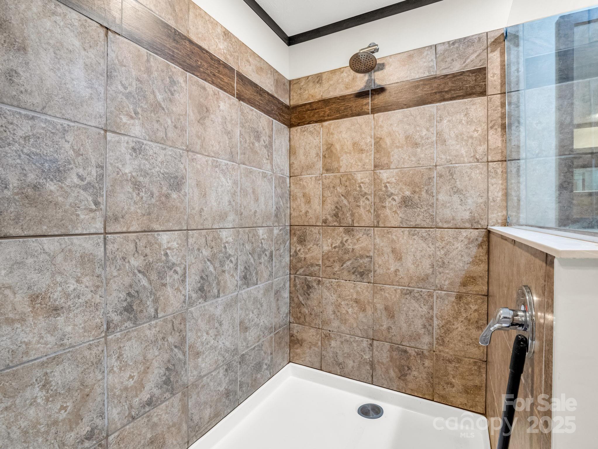 4 N Frederick Lane Hendersonville NC 28792
