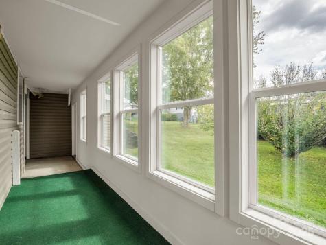 4 N Frederick Lane Hendersonville NC 28792