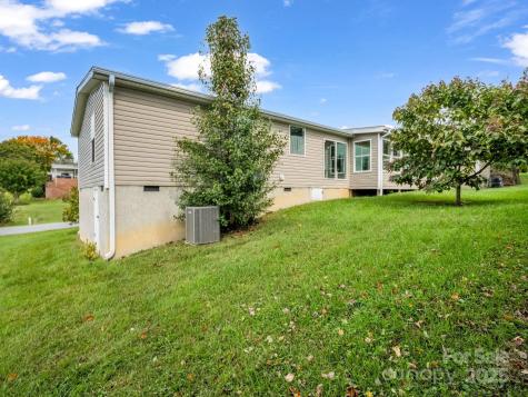 4 N Frederick Lane Hendersonville NC 28792