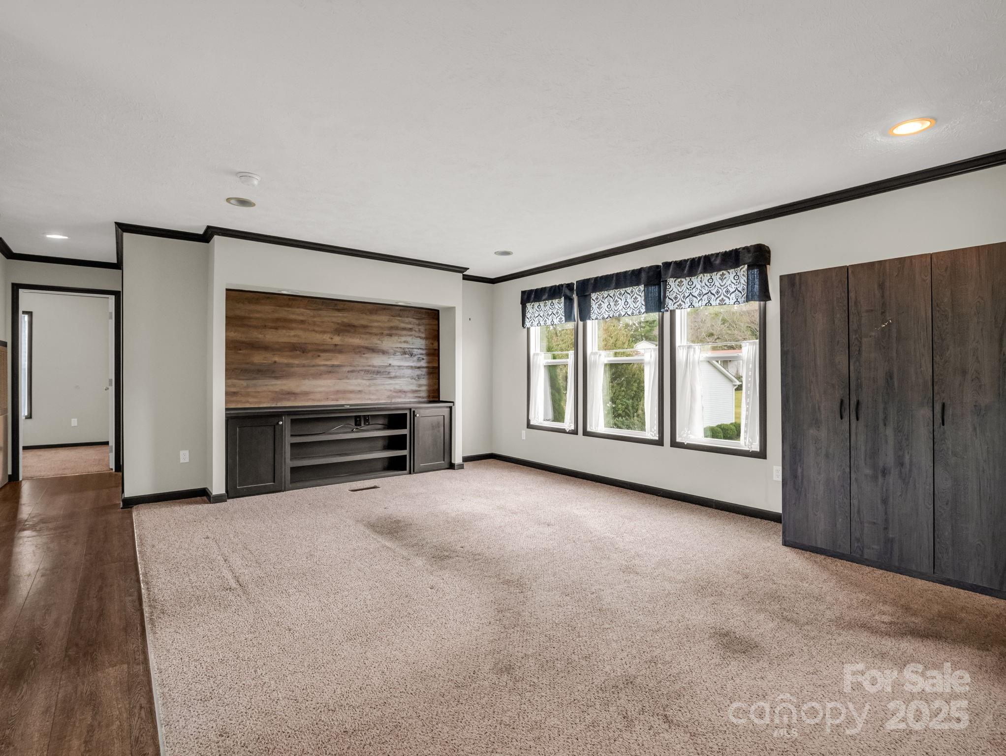 4 N Frederick Lane Hendersonville NC 28792