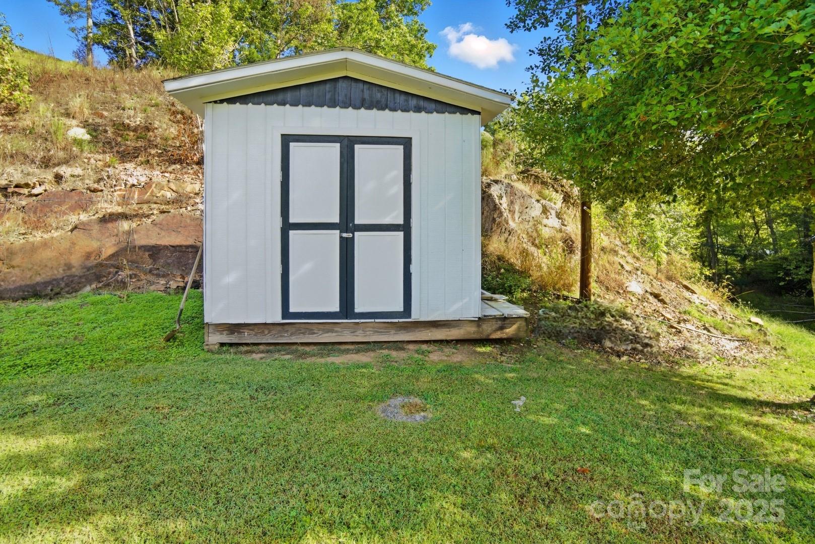 63 Raleigh Lane Hot Springs NC 28743