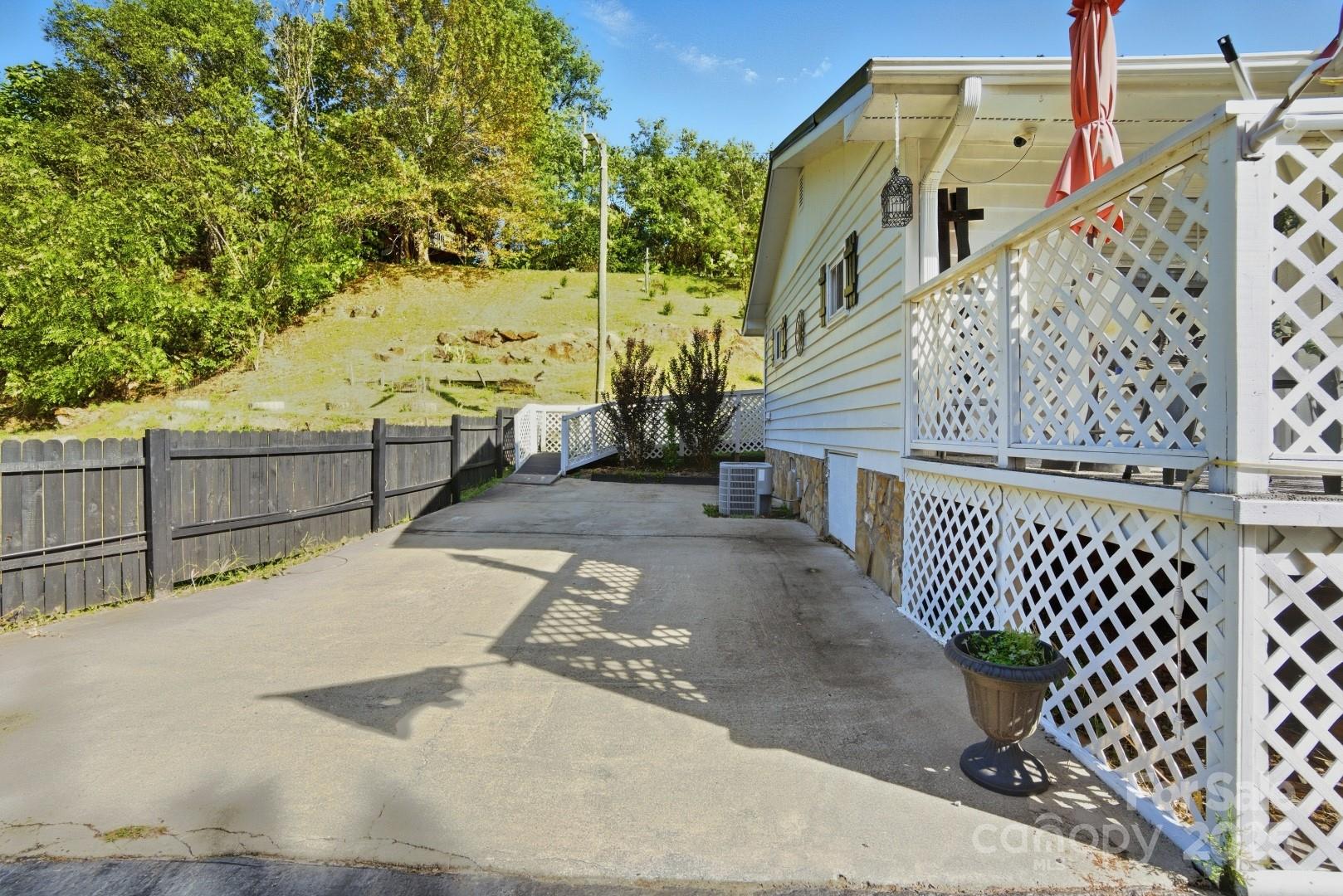 63 Raleigh Lane Hot Springs NC 28743