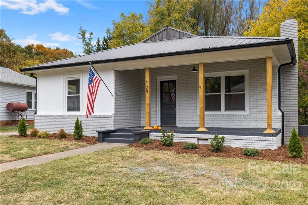 129 Edwards Avenue Swannanoa NC 28778