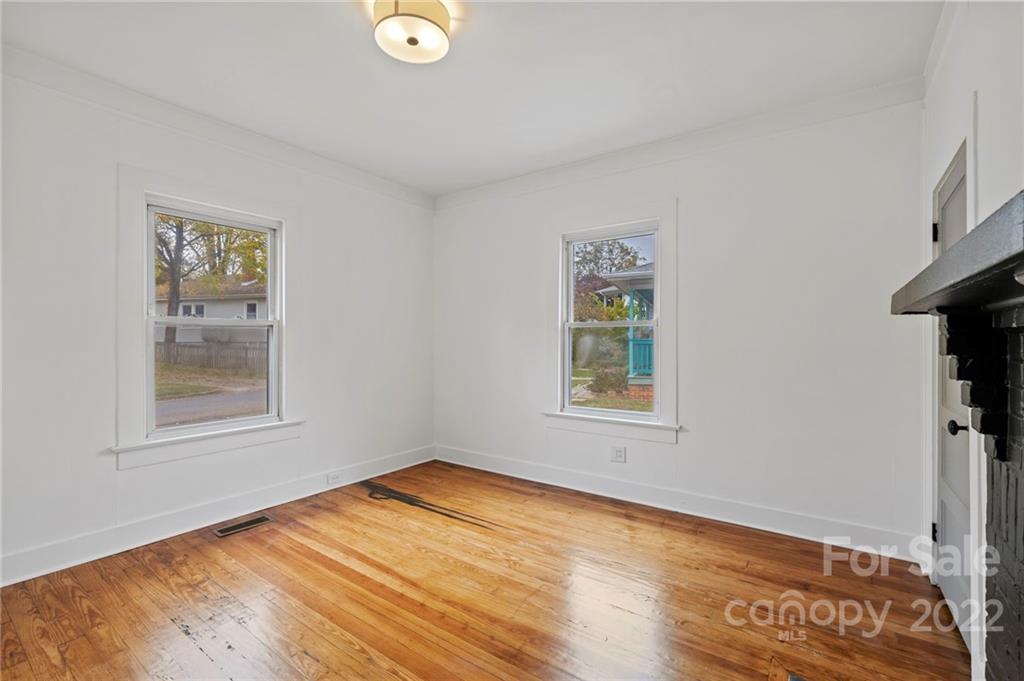 129 Edwards Avenue Swannanoa NC 28778