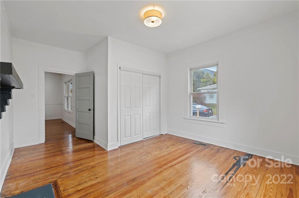 129 Edwards Avenue Swannanoa NC 28778