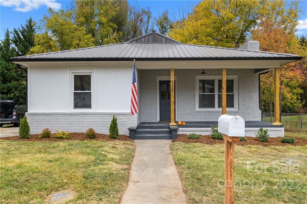 129 Edwards Avenue Swannanoa NC 28778
