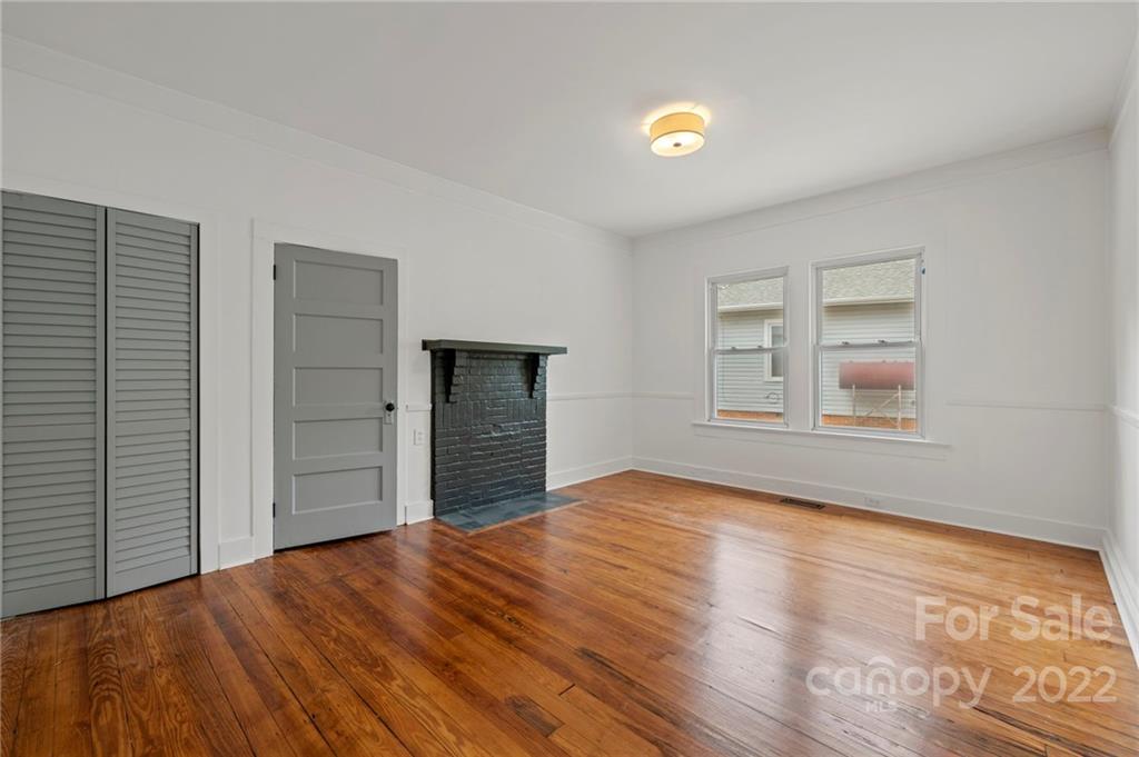 129 Edwards Avenue Swannanoa NC 28778