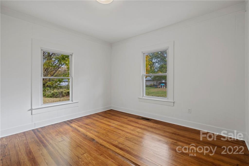 129 Edwards Avenue Swannanoa NC 28778