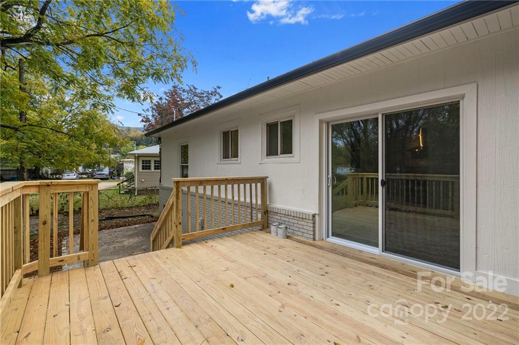 129 Edwards Avenue Swannanoa NC 28778