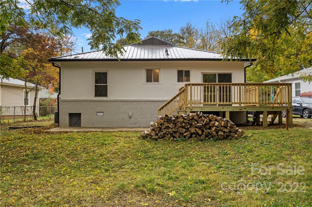 129 Edwards Avenue Swannanoa NC 28778