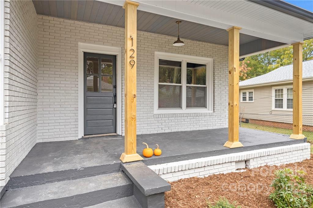 129 Edwards Avenue Swannanoa NC 28778