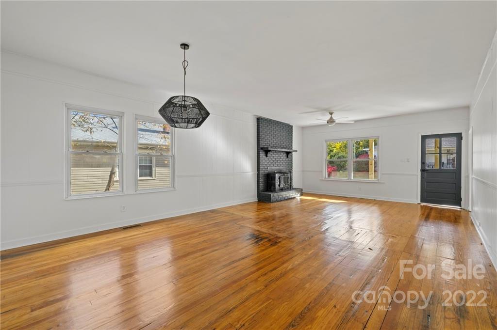 129 Edwards Avenue Swannanoa NC 28778