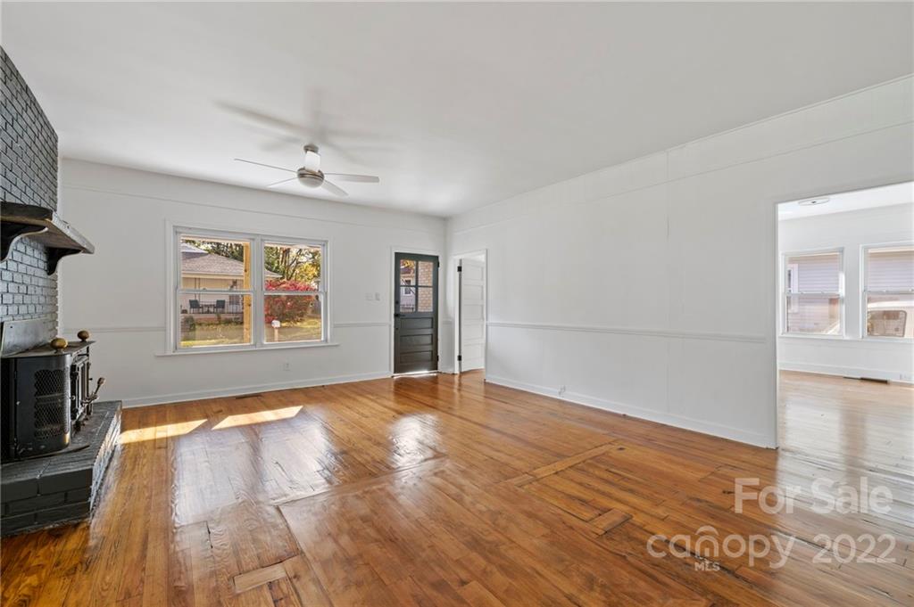 129 Edwards Avenue Swannanoa NC 28778