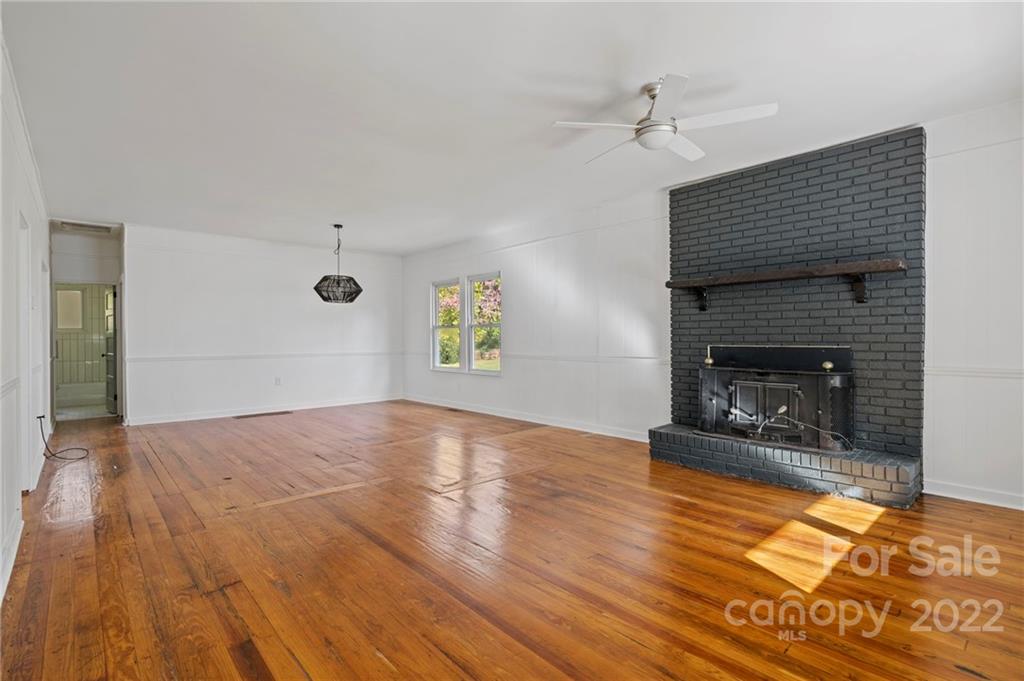 129 Edwards Avenue Swannanoa NC 28778