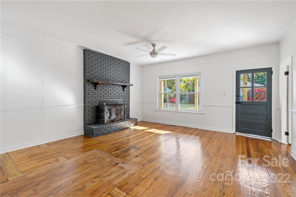 129 Edwards Avenue Swannanoa NC 28778
