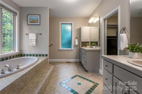 116 Hawk Ridge Asheville NC 28804