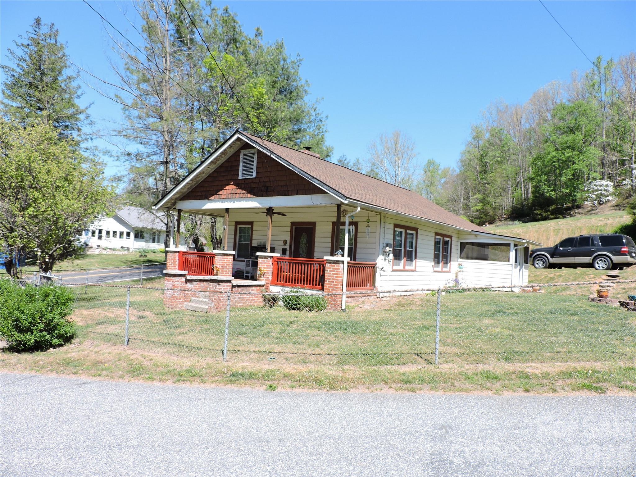 4 Carter Road Weaverville NC 28787