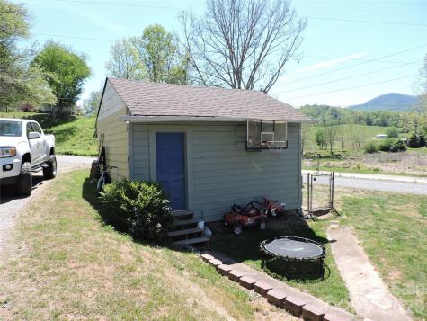 4 Carter Road Weaverville NC 28787