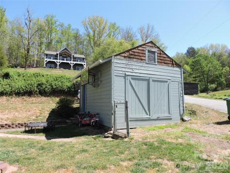 4 Carter Road Weaverville NC 28787