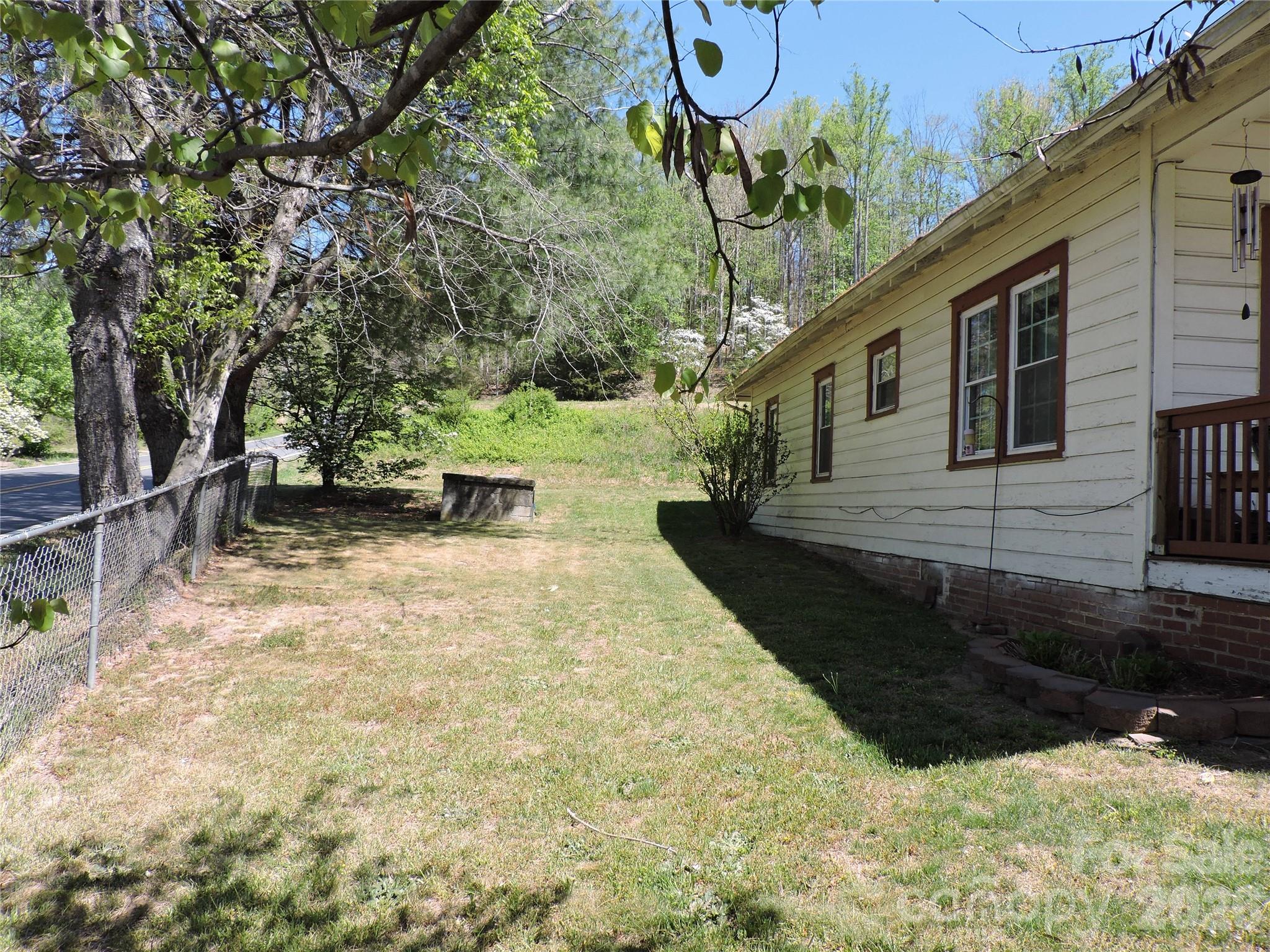 4 Carter Road Weaverville NC 28787