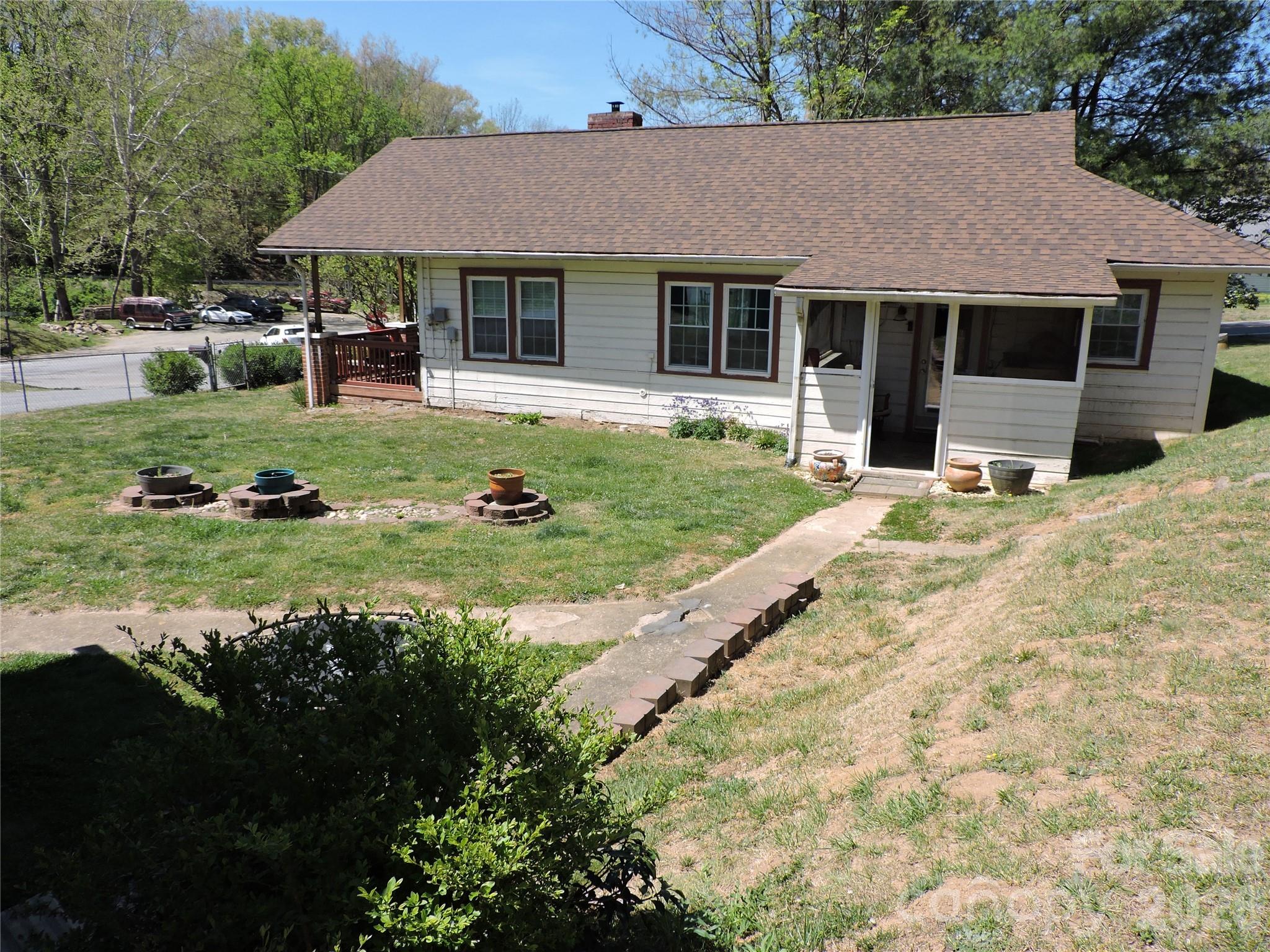 4 Carter Road Weaverville NC 28787
